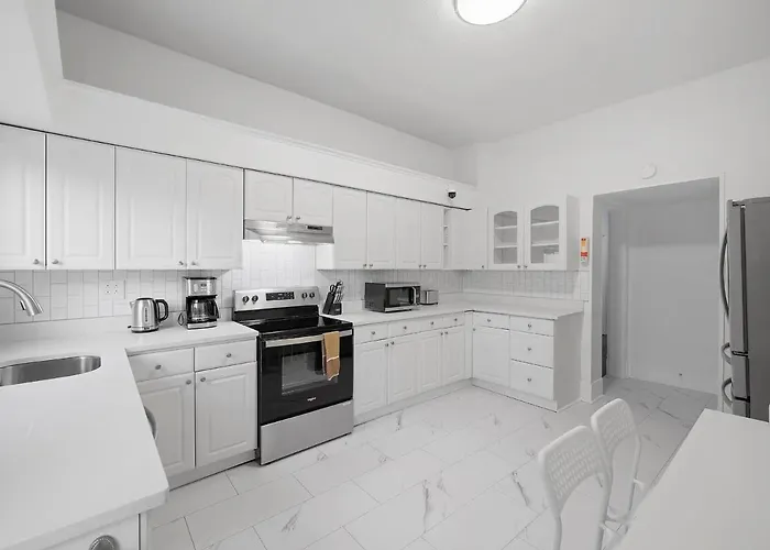 Bloomfield/shadyside @e Stylish And Modern Private Bedroom With Shared Bathroom Homestay *